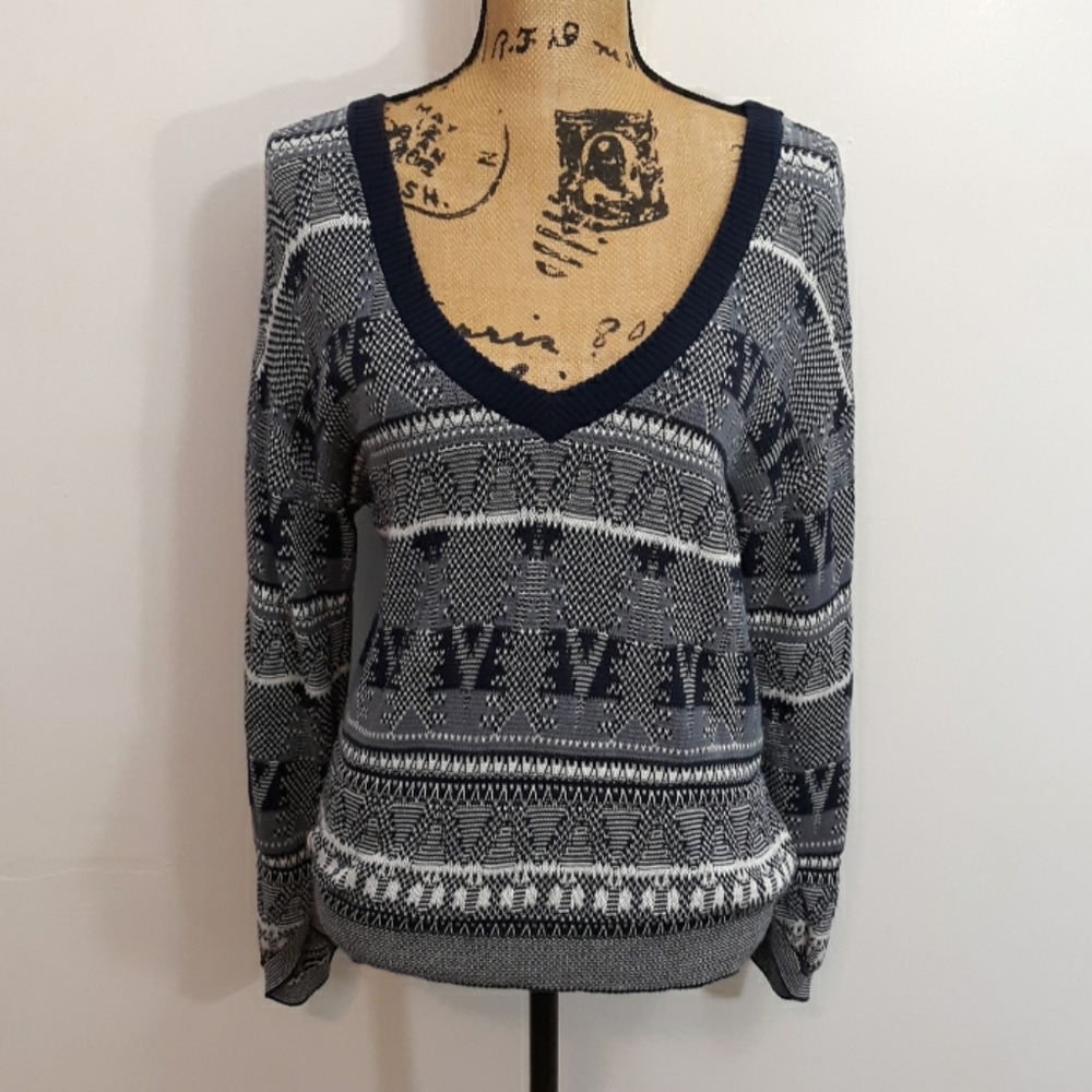 Tildon V-Neck Navy Blue/ White Sweater M